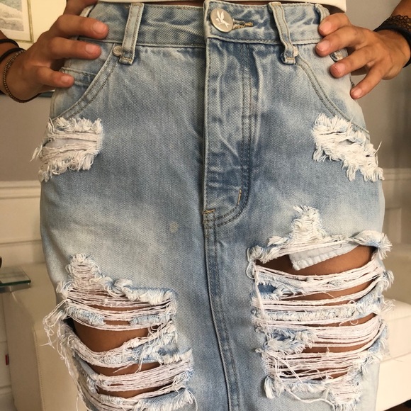ARITZIA denim skirt - Picture 2 of 3